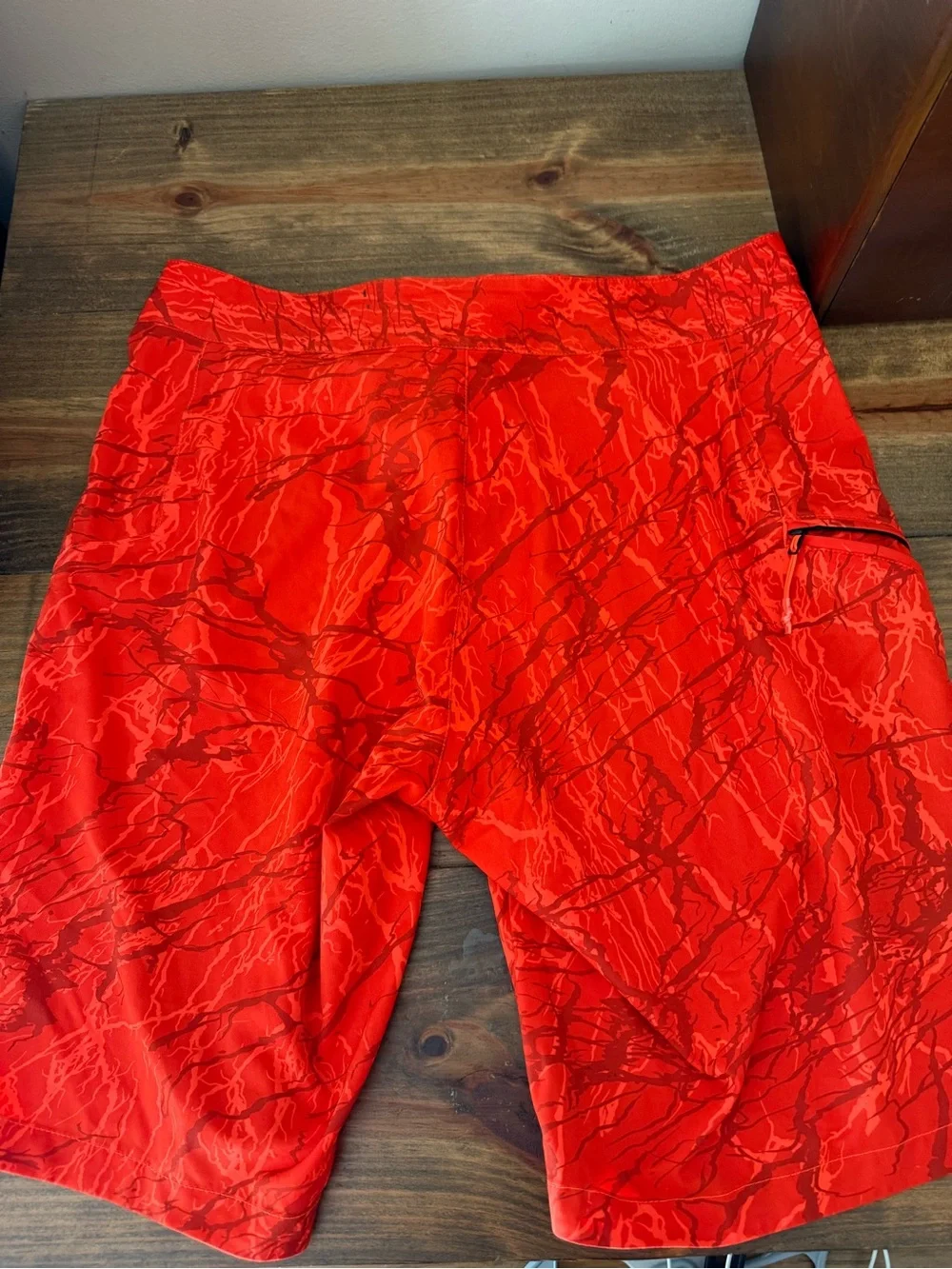 Mens Under Armour Orange Swim/Board Shorts, Mens UA Swim Trunks Size 32